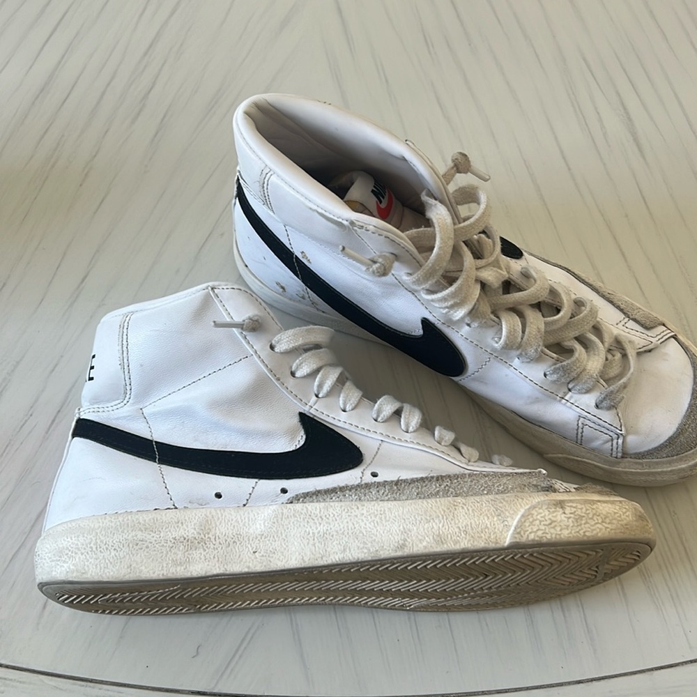 Nike Blazers - Size US 8 / Euro 39